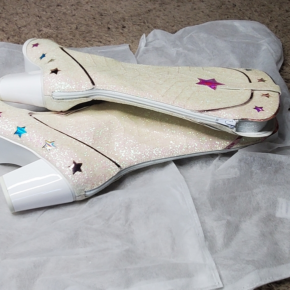 SOLD* YRU Space Cowgirl Glitter Boots - Picture 8 of 11